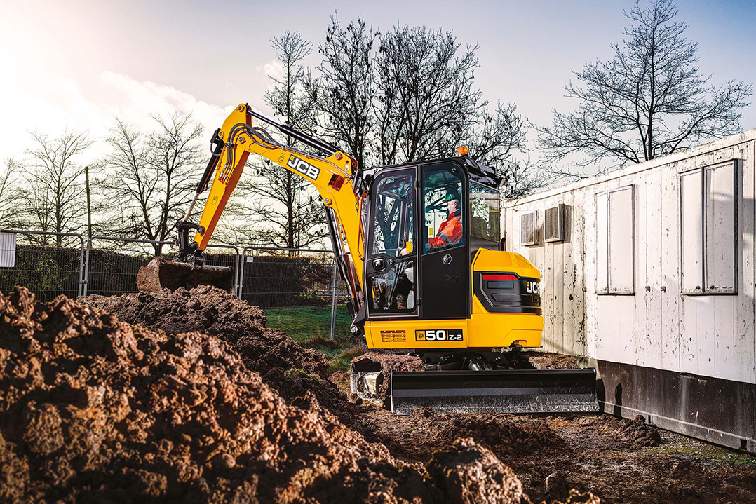 Potenza Stage V per gli escavatori compatti JCB da 4-6 tonnellate