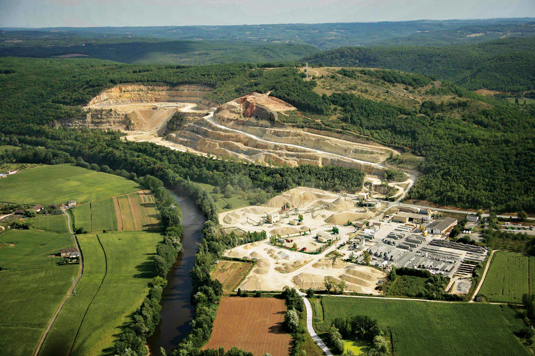 Le attività estrattive di aggregati e di minerali industriali in Francia