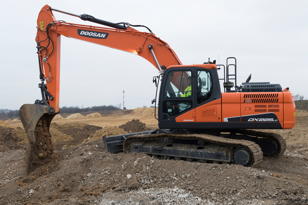 Nuovo escavatore ad alte prestazioni Doosan DX225LC-5