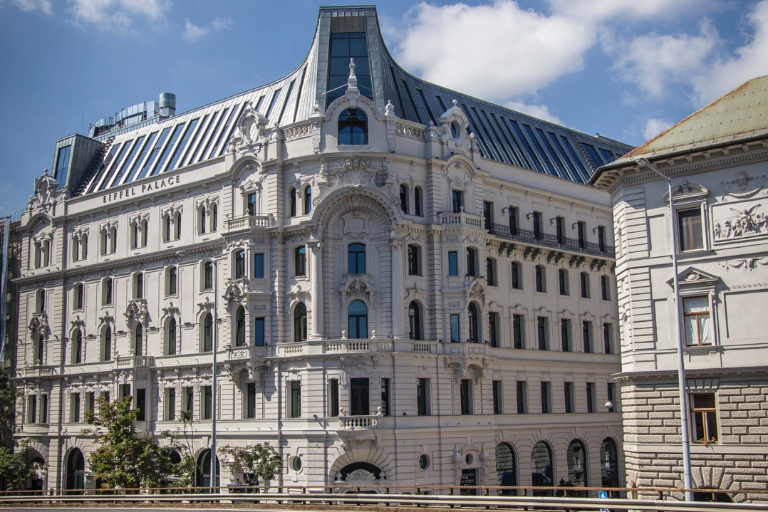 PERLA OP 0.95 DI ARMSTRONG BUILDING PRODUCTS  VINCITORE DEL WGBC EUROPEAN LEADERSHIP AWARD 2015