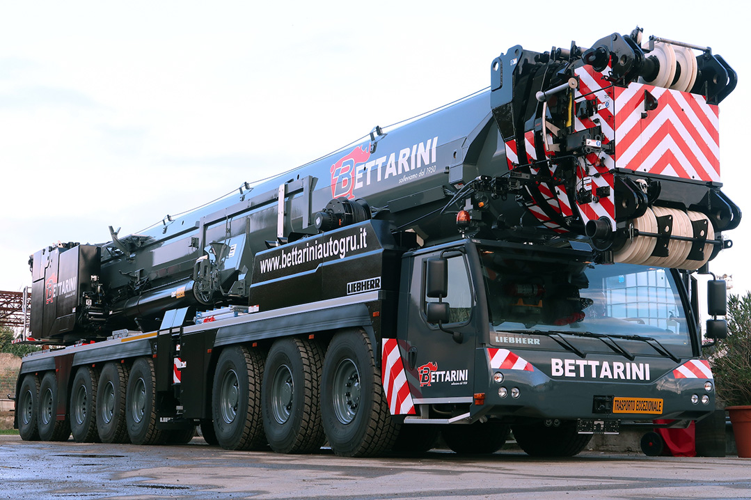 Consegnata alla Bettarini Autogru di Livorno una nuova Liebherr LTM 1650-8.1