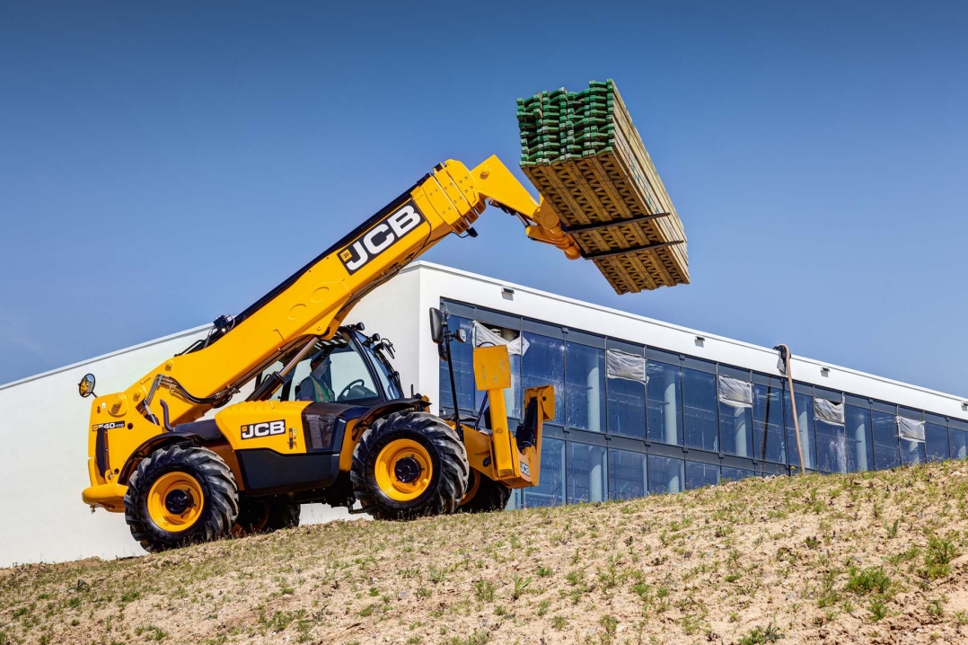 IL NUOVO MOVIMENTATORE TELESCOPICO JCB 540-140 HI-VIZ