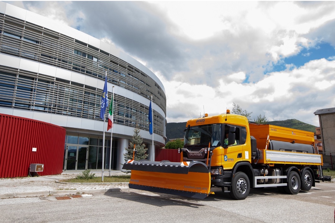 Scania consegna ad Anas 6 nuovi veicoli per sfidare gli inverni più rigidi