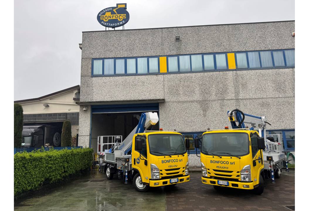 Multitel Pagliero consegna due nuove piattaforme aeree alla Bonfoco Srl di Pavia
