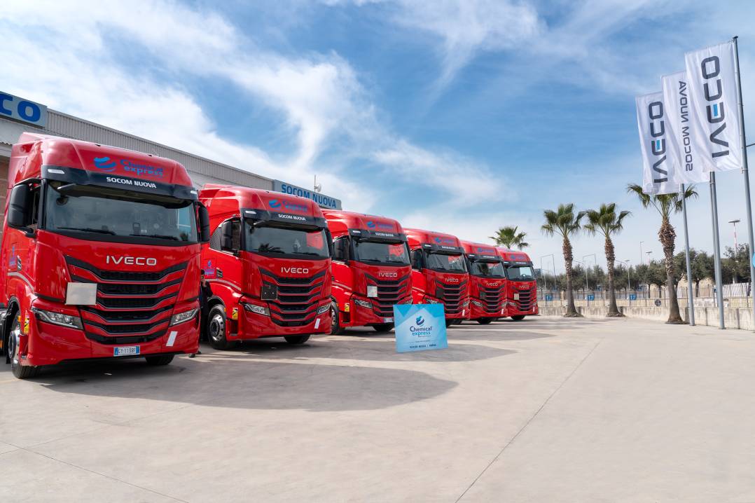 Chemical Express viaggia su 30 nuovi IVECO S-Way impiegati per il trasporto di prodotti chimici