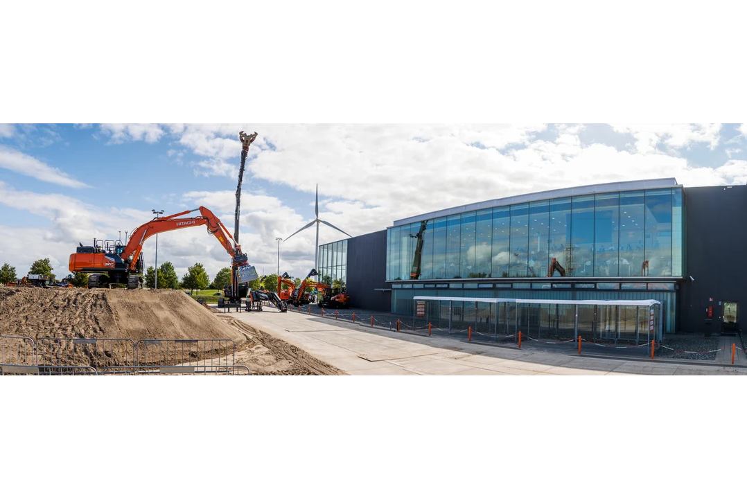 Hitachi Construction Machinery Co. lancia l’iniziativa “LANDCROS”
