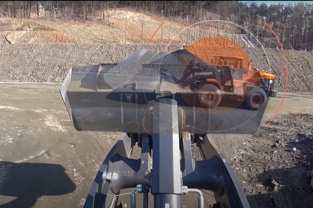 La “benna trasparente” Doosan vince due riconoscimenti al Matexpo