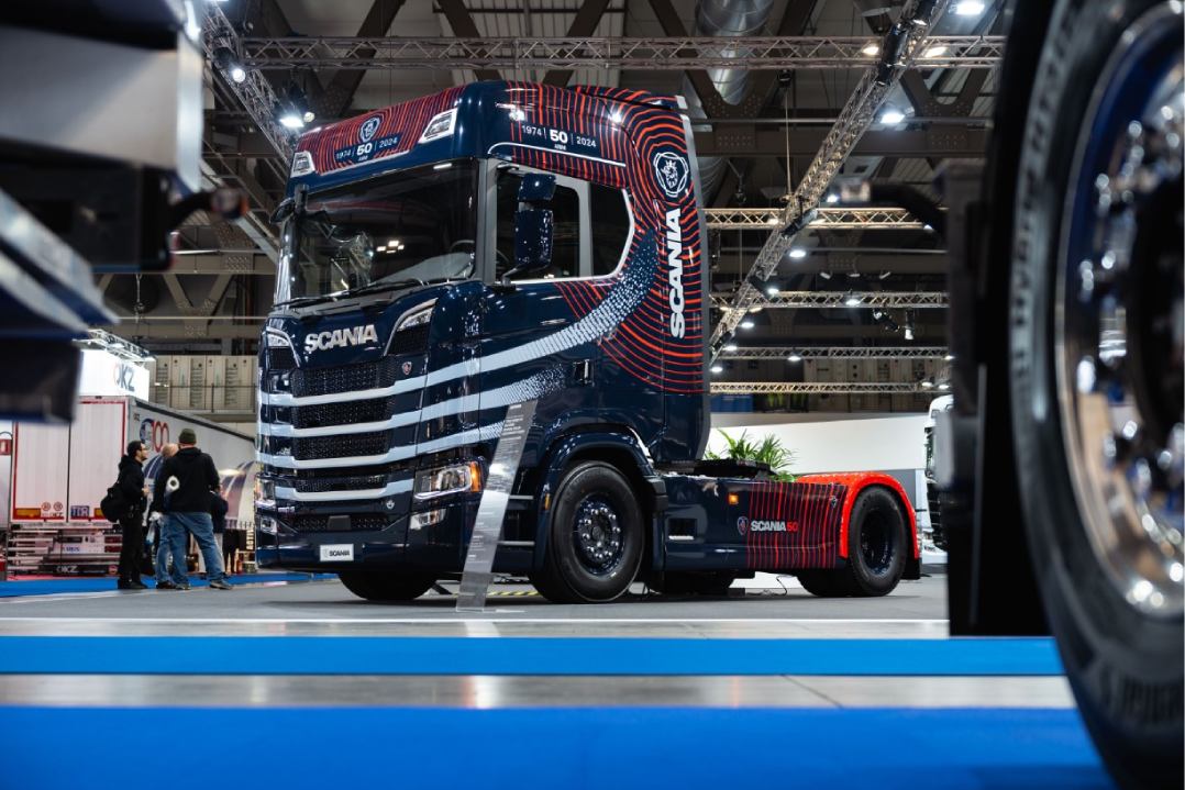 Le edizioni speciali di Scania a Transpotec 2024: Fire Edition e Scania Italia 50