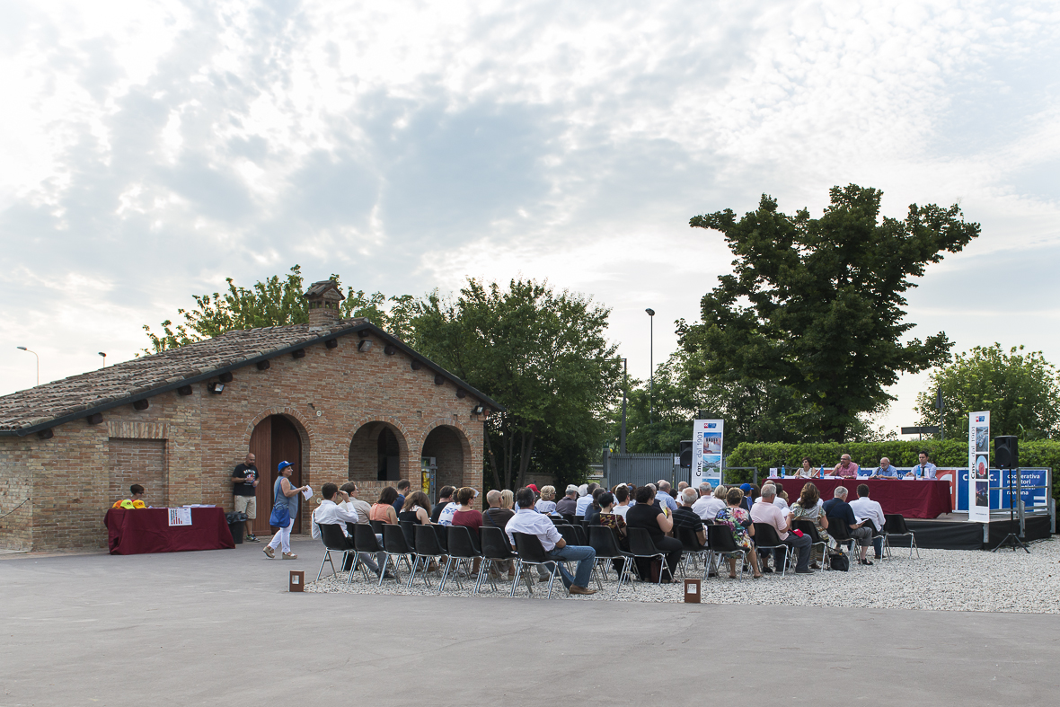 C.M.C. di Ravenna presenta il Rapporto Sociale 2015