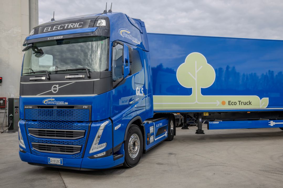 GLS Italia sceglie Volvo Trucks per il suo primo veicolo elettrico pesante