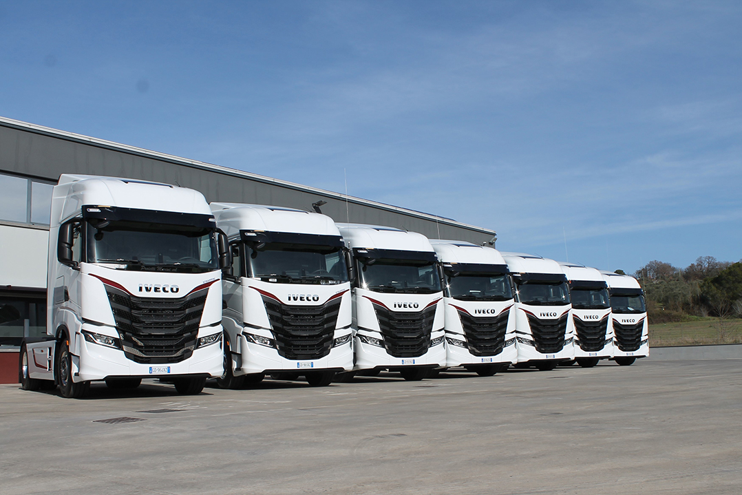 IVECO consegna dieci nuovi IVECO S-Way all’azienda di trasporto Proietti Marini per il rinnovo della flotta