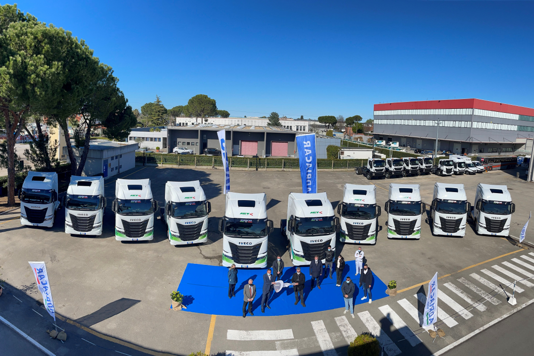 Con i nuovi IVECO S-WAY LNG la flotta di AEV cresce all’insegna della sostenibilità