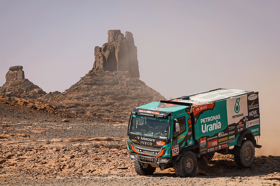 Il Team PETRONAS De Rooy IVECO chiude la Dakar 2022 con i tre camion nella Top 10