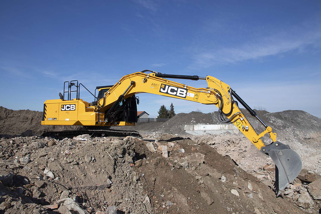 Il nuovo escavatore cingolato JCB 220X LC alla prova del cantiere