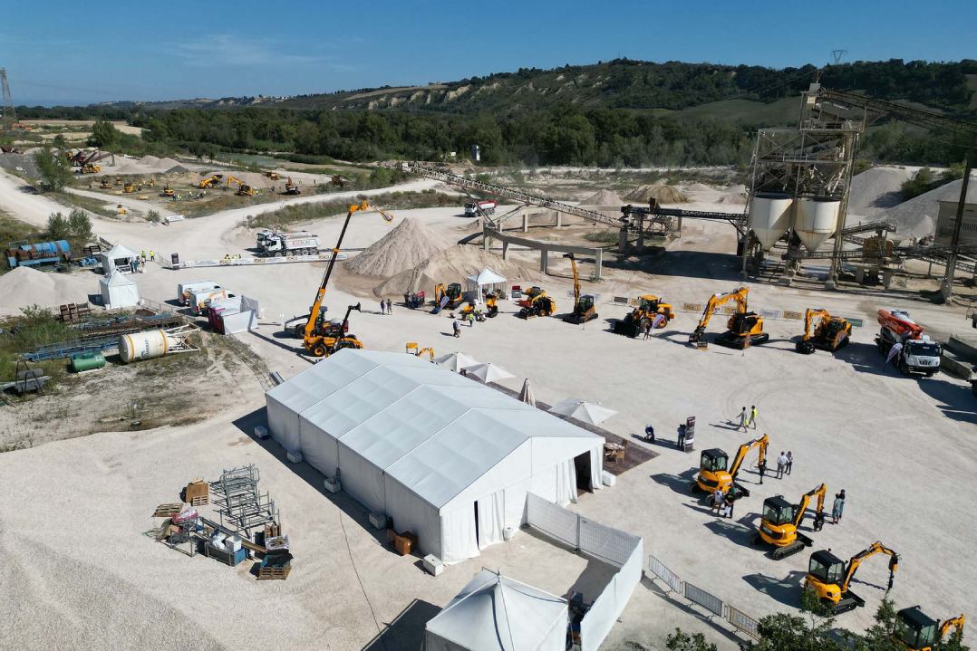JCB e Piolanti: partnership vincente testata in campo