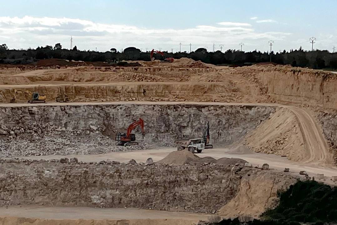 A lavoro in cava
