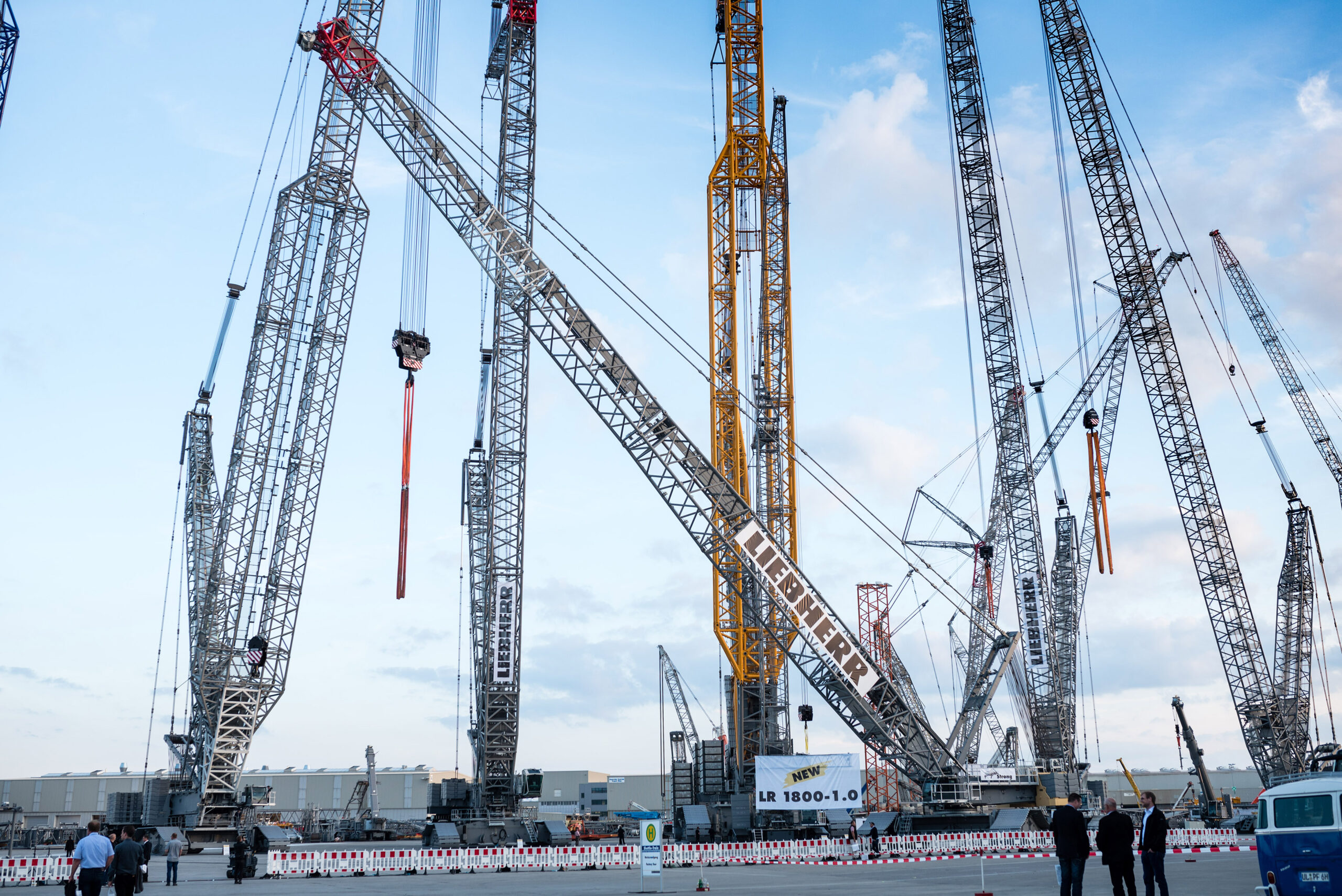 Liebherr presenta la nuova gru LR 1800-1.0