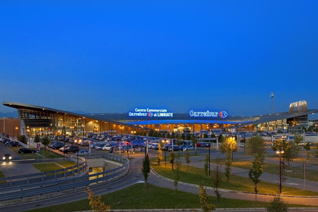Rinnovata la copertura per il Carrefour di Limbiate:più durabilità e resistenza alla grandine con DERBIGUM
