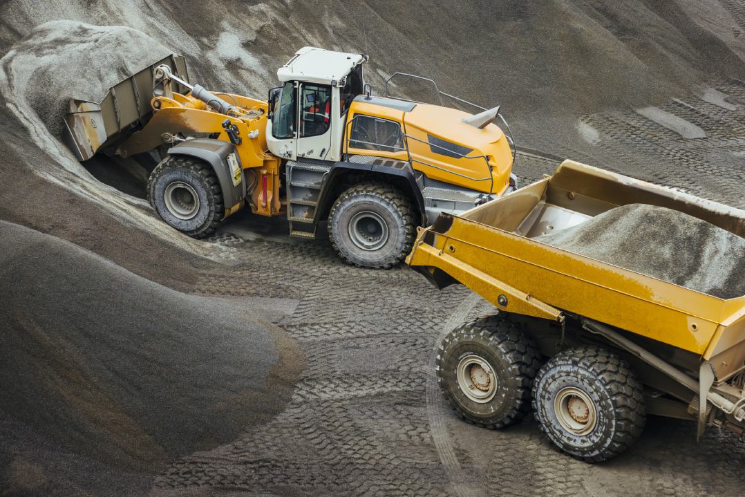 MICHELIN XTRA DEFEND E4** L4**: una nuova gamma per pale caricatrici e dumper articolati