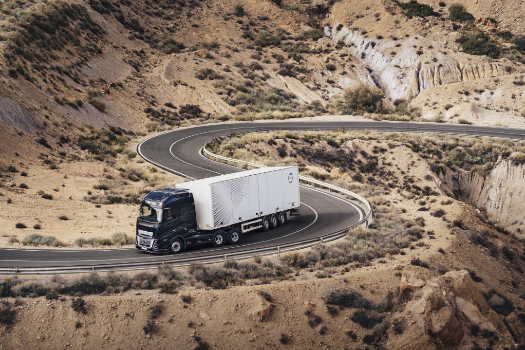 Il nuovo e più potente motore del Volvo FH16 offre la massima produttività