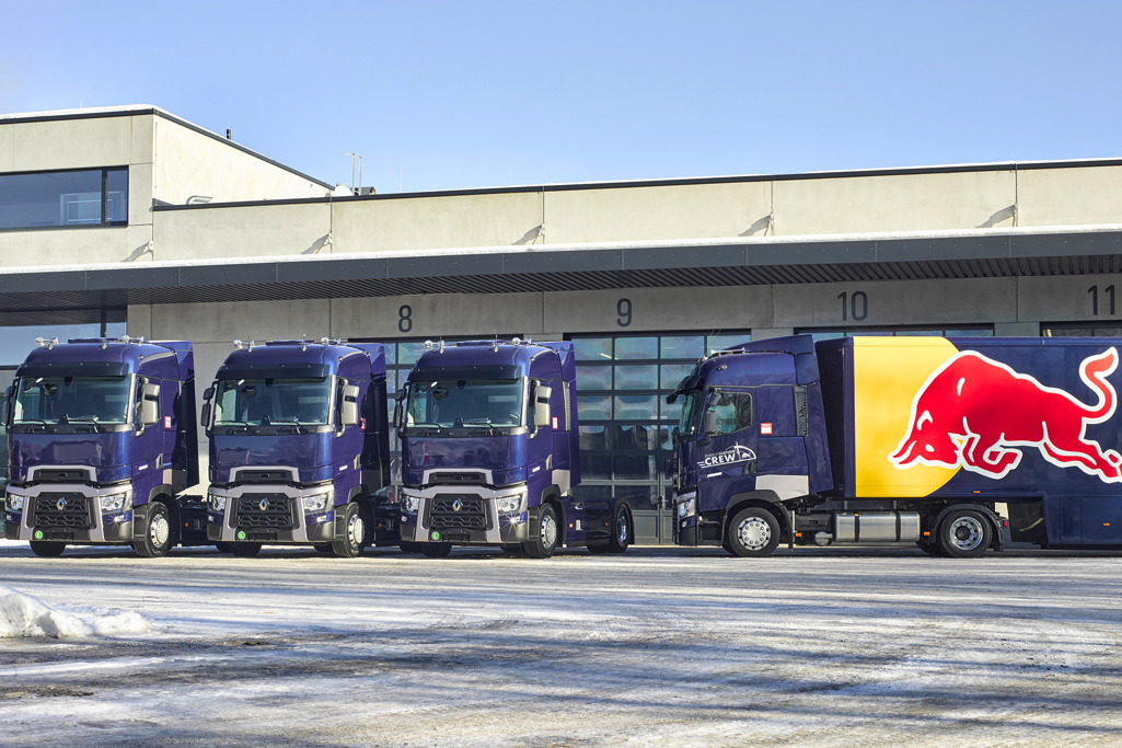 Renault Trucks: altri tre veicoli gamma T per la scuderia Red Bull Racing