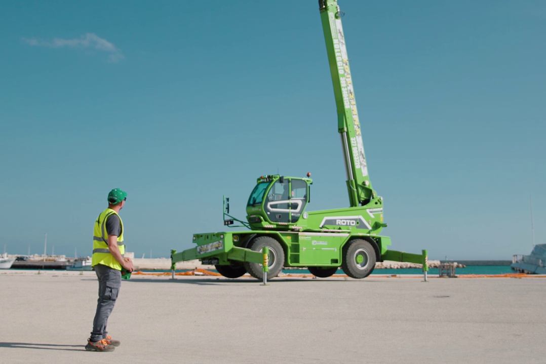 ROTO 50.35SPLUS, il sollevatore multifunzione è un top di gamma per le attività in cantiere