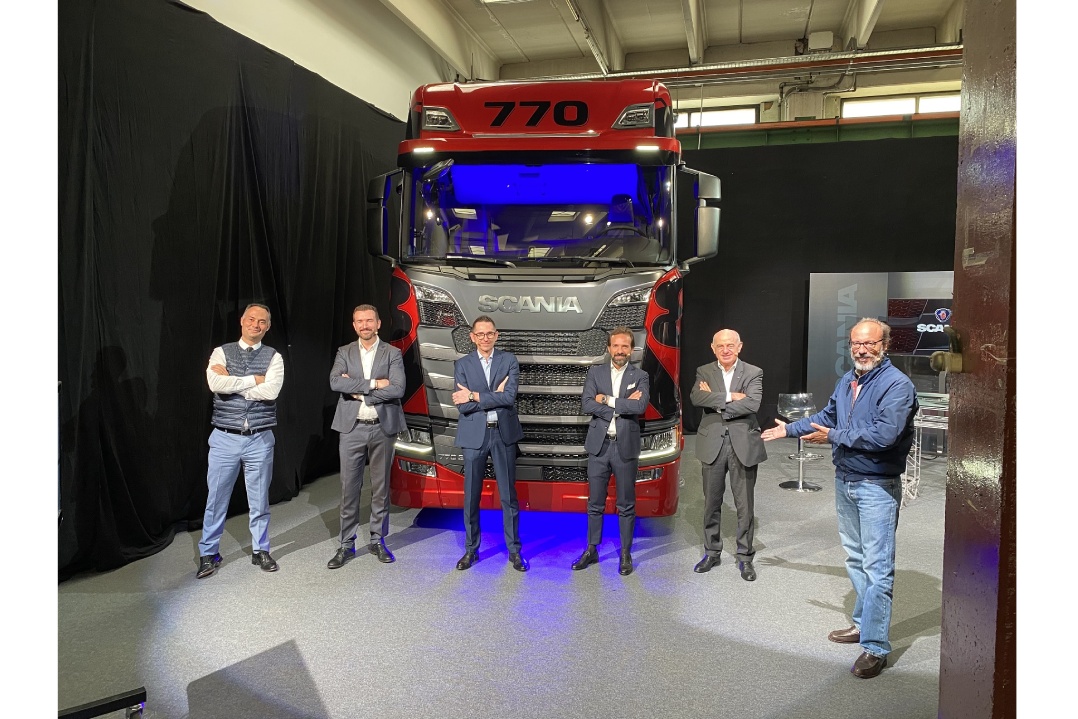 Scania V8: Il re della strada debutta nella sua versione di punta da 770 CV