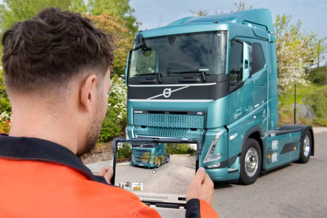 Volvo Group lancia la prima app al mondo per la sicurezza dei camion elettrici con la tecnologia della Realtà Aumentata per i primi soccorritori