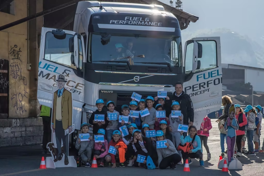 Il progetto di educazione alla sicurezza stradale di Volvo Trucks