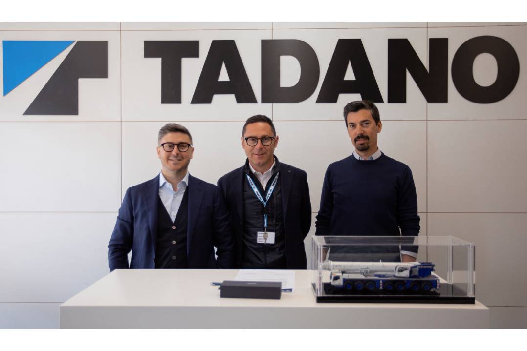 Autovictor ordina una gru ultistrada Tadano AC 6.300-1 al Bauma 2025