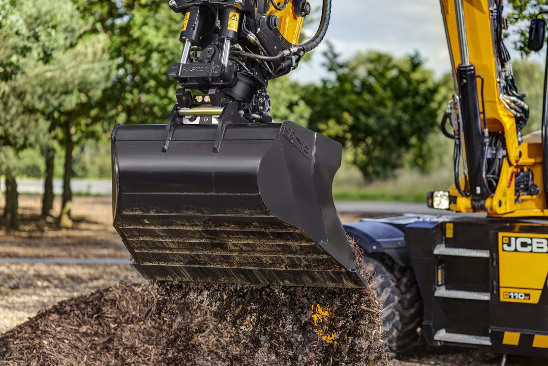 JCB aggiunge il tilt-rotator “Raptor” alle dotazioni opzionali hydradig