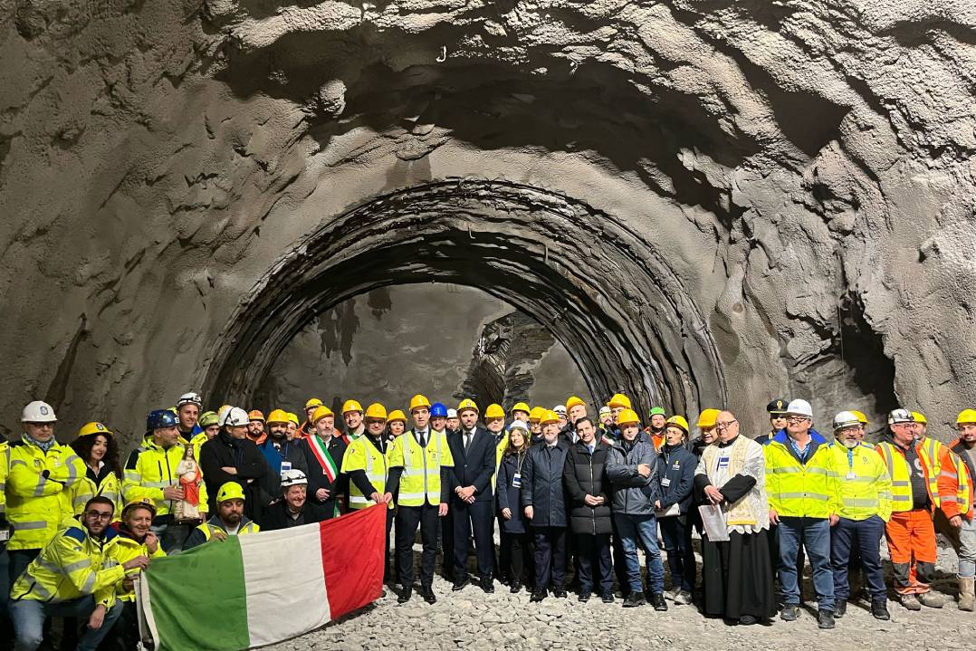 ANAS: completato lo scavo della galleria “Trisungo” nel cantiere della variante alla SS4 “Salaria”