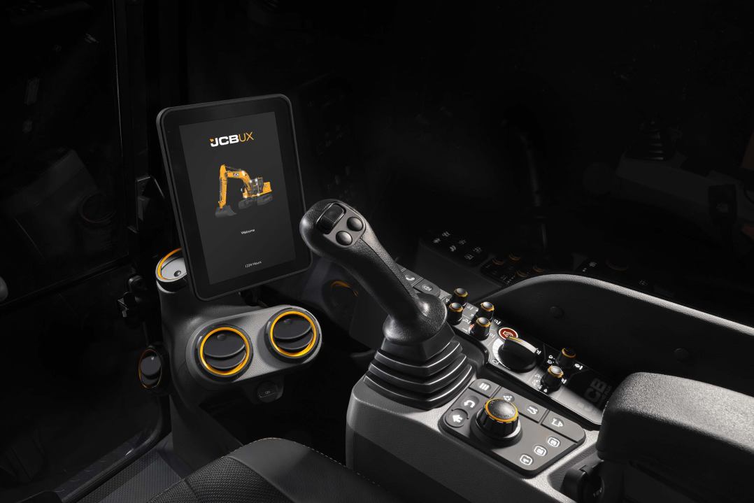 JCB aggiorna gli escavatori Serie X con il lancio dell’interfaccia JCB UX