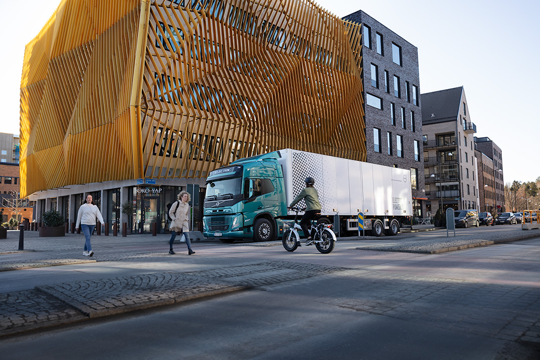 Volvo Trucks aggiunge suoni unici ai suoi camion elettrici