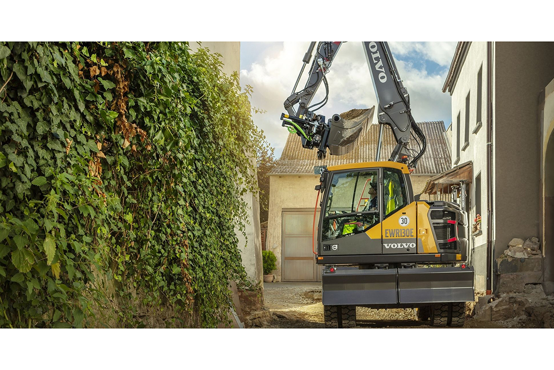 Escavatore EWR130E di Volvo: macchina compatta ad alte prestazioni