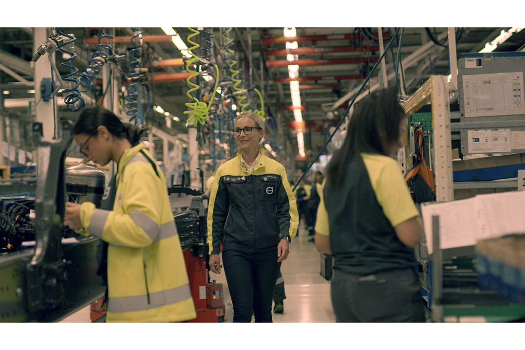 Svolta: Volvo Trucks avvia la produzione in serie di veicoli elettrici pesanti