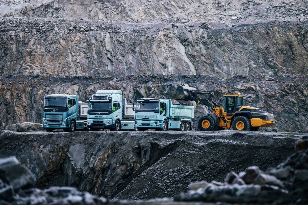 Volvo Trucks al Bauma: Nuovi camion e tecnologie a sostegno del viaggio verso le emissioni zero