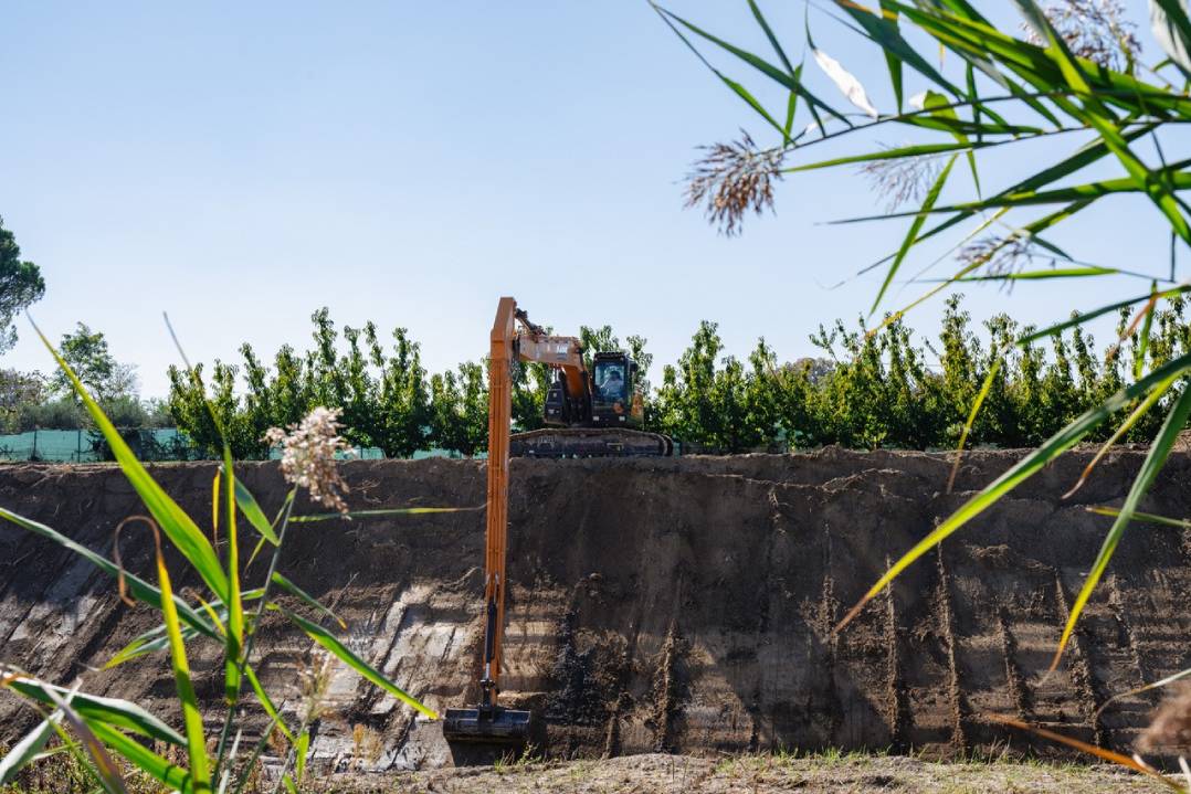 Il CASE CX240E long reach per la manutenzione dei fiumi dell’Emilia-Romagna