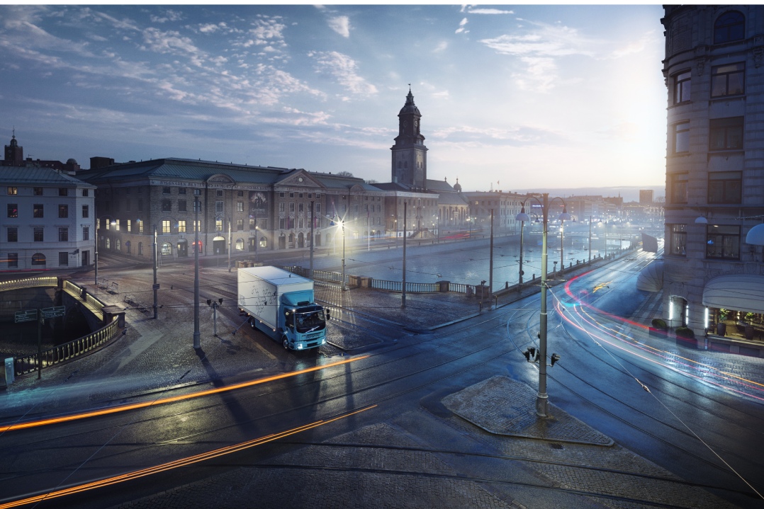 Volvo Trucks lancia il Volvo FL Electric da 14 ton, progettato su misura per i trasporti urbani