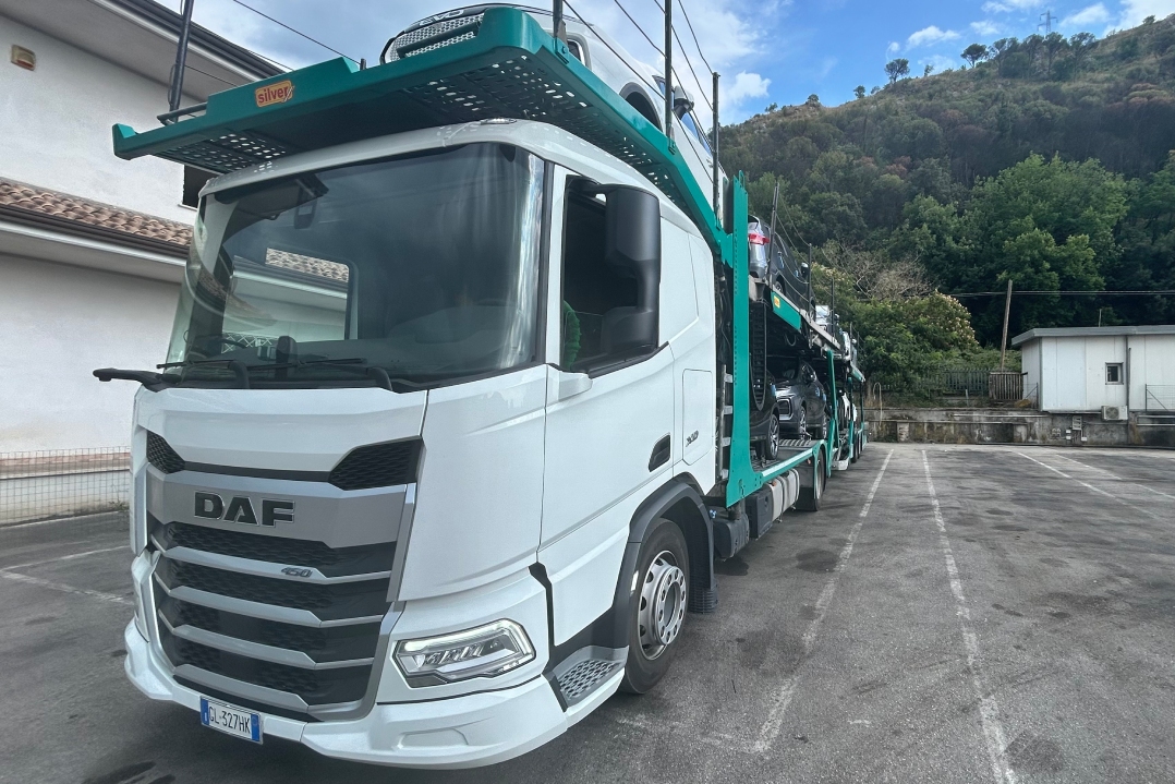 FDE sceglie nove DAF XD 450 per il trasporto vetture