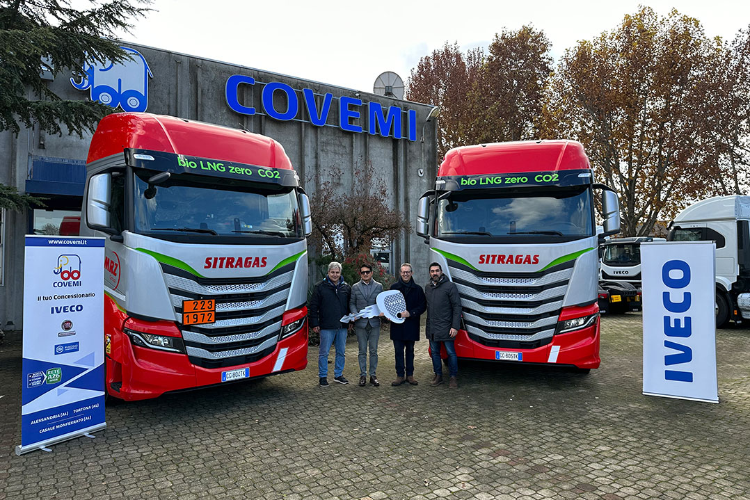 IVECO consegna due IVECO S-WAY LNG a MRZ Holding per il trasporto multimodale