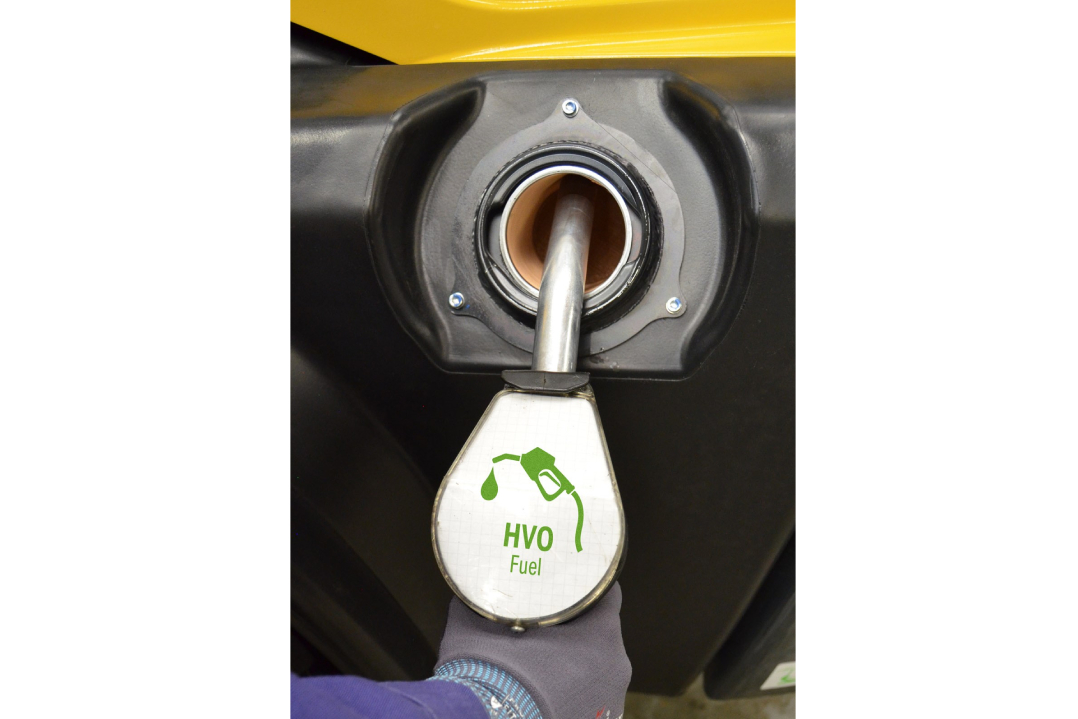 Komatsu annuncia il passaggio all’HVO come carburante con cui le macchine saranno rifornite già in fabbrica