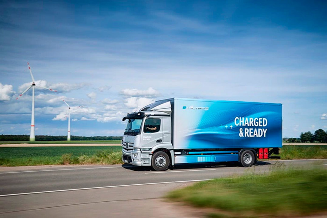 Novità nella gamma dei veicoli industriali di Mercedes-Benz Trucks