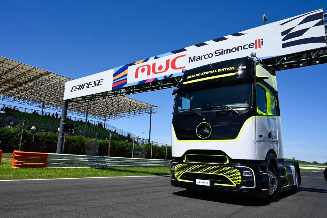 L’Actros L ProCabin Misano Special Edition protagonista al weekend del camionista 2025