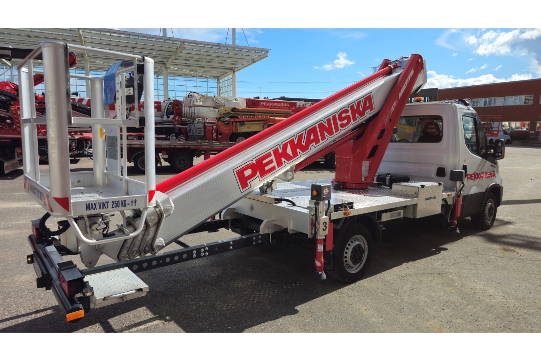 Pekkaniska lancia una nuova divisione dedicata alle piattaforme autocarrate con Multitel come partner esclusivo