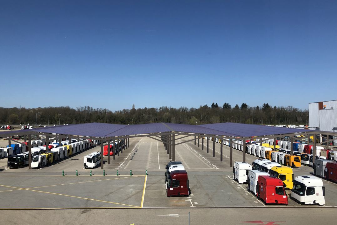 Lo stabilimento Renault Trucks di Bourg en Bresse installa 17 ettari di pensiline fotovoltaiche