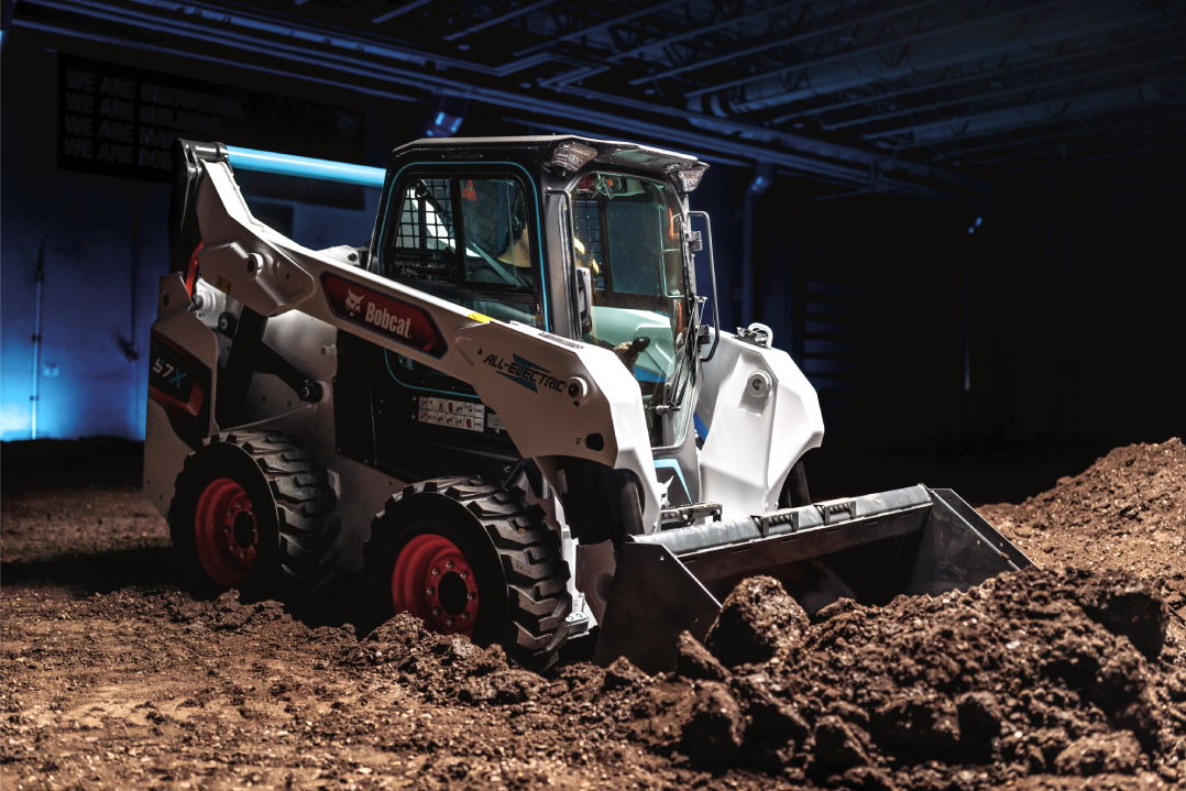 A CONEXPO Bobcat presenta la prima pala compatta gommata 100% elettrica al mondo e un nuovo concept di macchina autonoma completamente elettrica