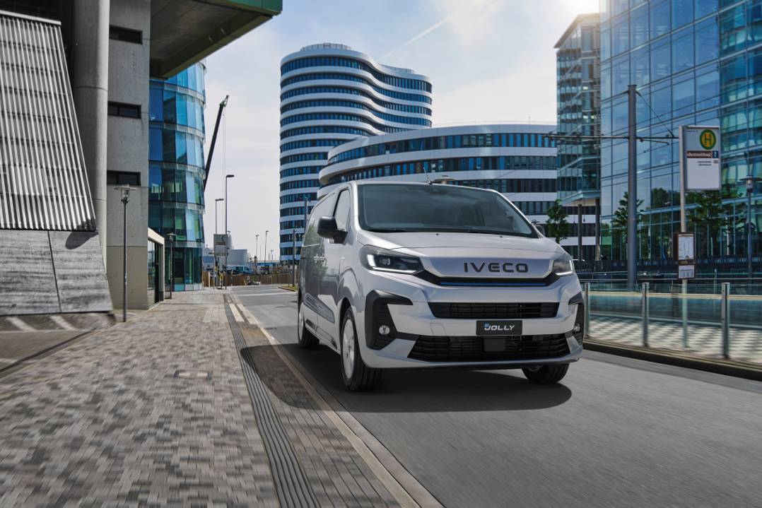 IVECO completa la sua offerta elettrica di veicoli commerciali leggeri con i nuovi eJolly ed eSuperJolly