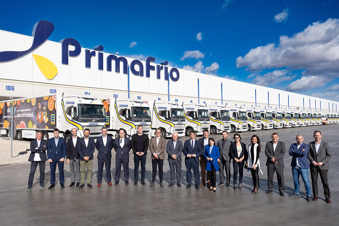 Volvo consegna 15 camion elettrici pesanti al Gruppo Primafrio in Spagna