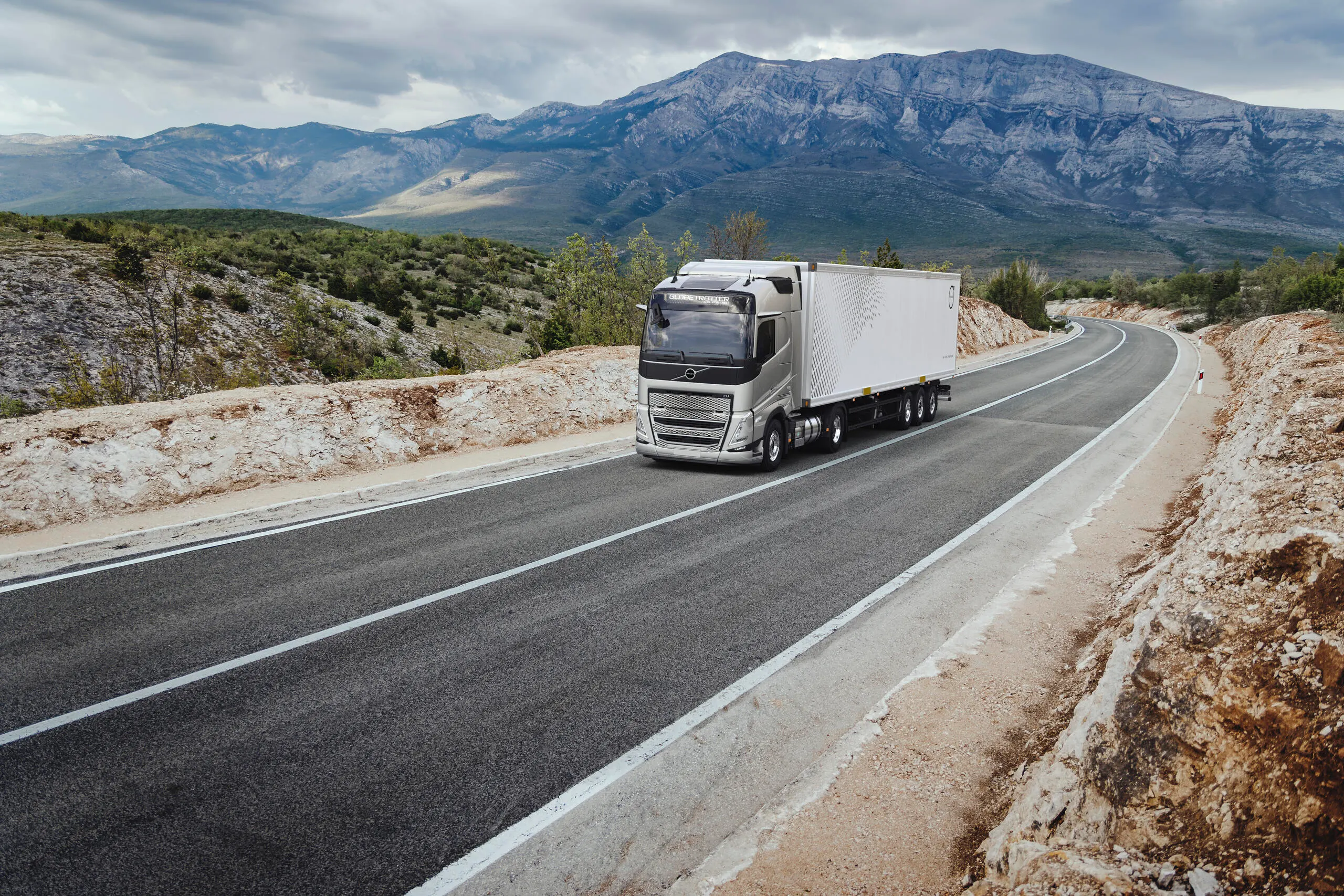 Volvo Trucks raggiunge un traguardo importante con 10.000 camion a gas venduti in tutto il mondo